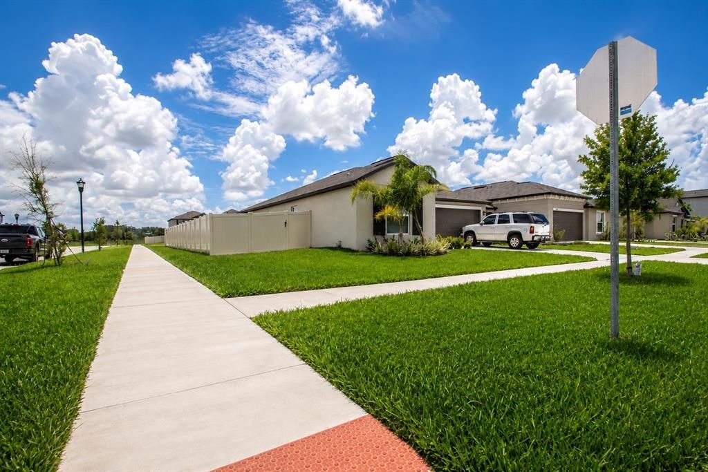 For Rent: $2,500 (4 beds, 2 baths, 1935 Square Feet)
