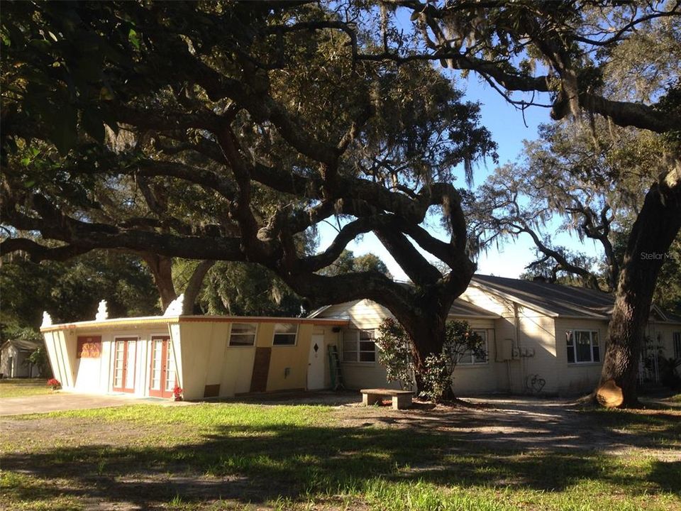 For Sale: $599,000 (3 beds, 1 baths, 2023 Square Feet)