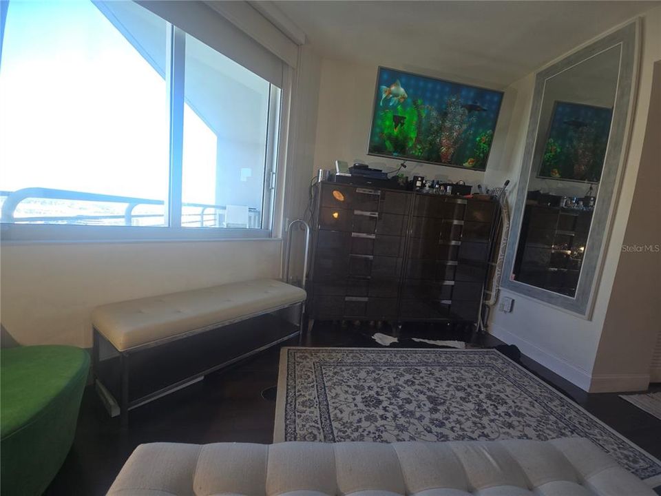 For Sale: $595,000 (2 beds, 2 baths, 1105 Square Feet)