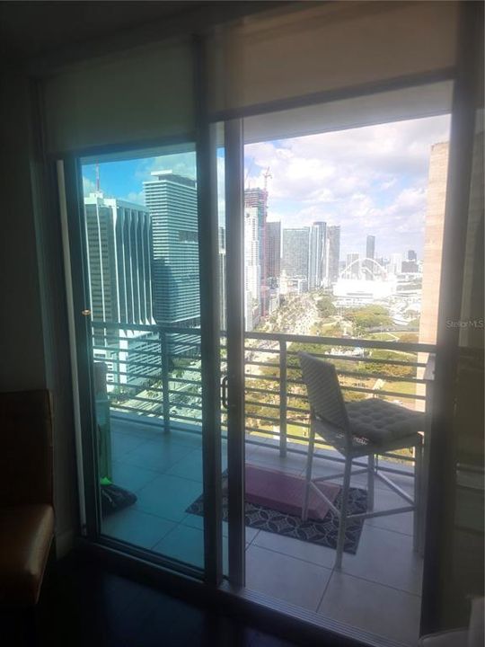 For Sale: $595,000 (2 beds, 2 baths, 1105 Square Feet)