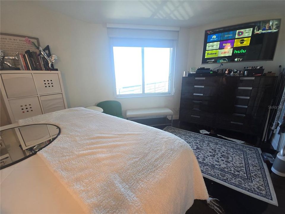 For Sale: $595,000 (2 beds, 2 baths, 1105 Square Feet)