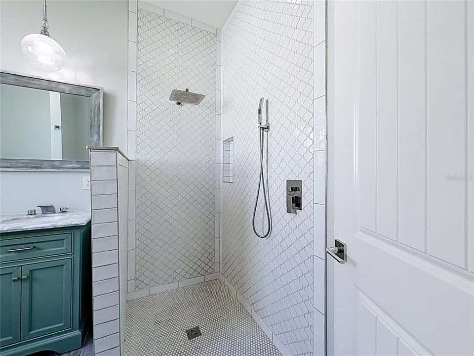 For Sale: $315,000 (3 beds, 2 baths, 1685 Square Feet)