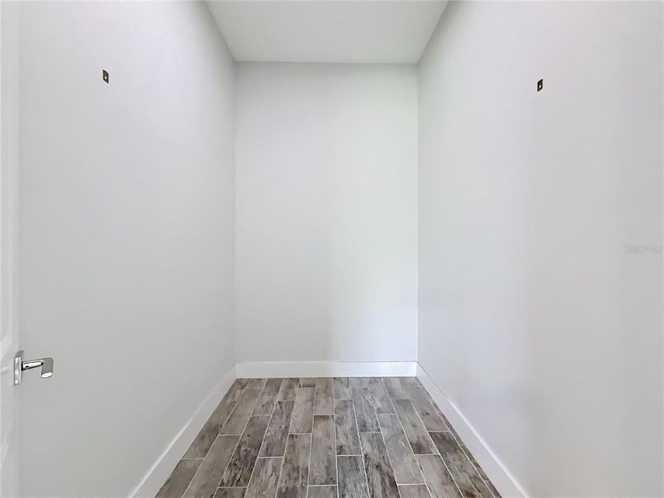 For Sale: $315,000 (3 beds, 2 baths, 1685 Square Feet)
