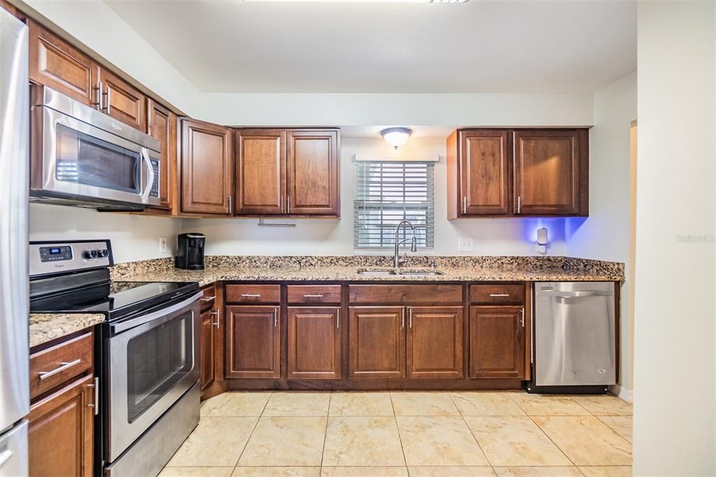 For Rent: $1,950 (2 beds, 2 baths, 1200 Square Feet)