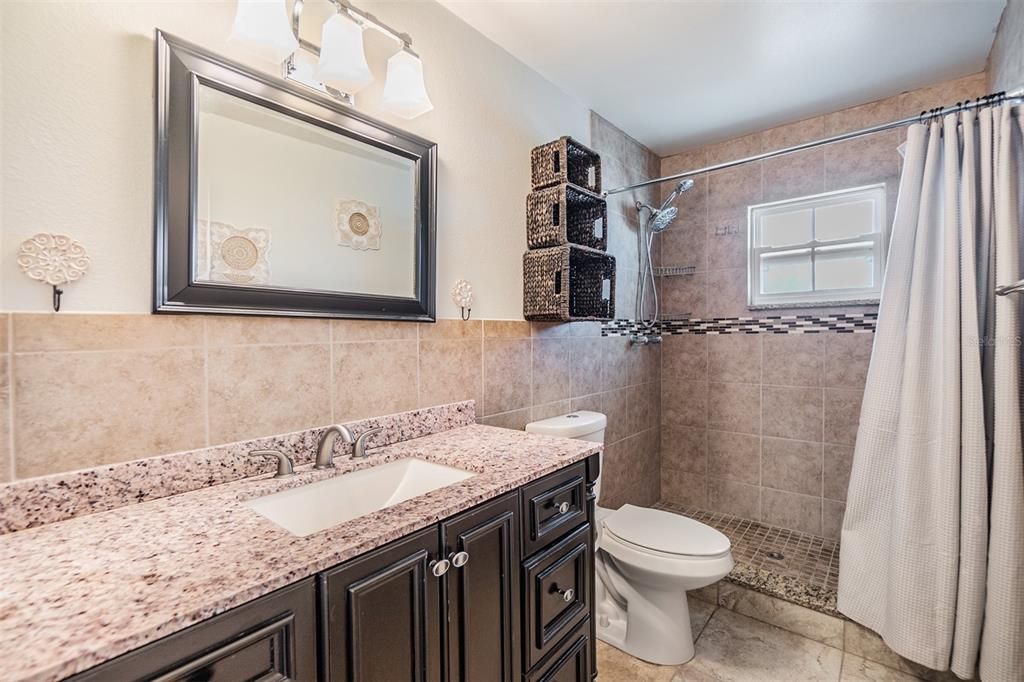For Rent: $1,950 (2 beds, 2 baths, 1200 Square Feet)