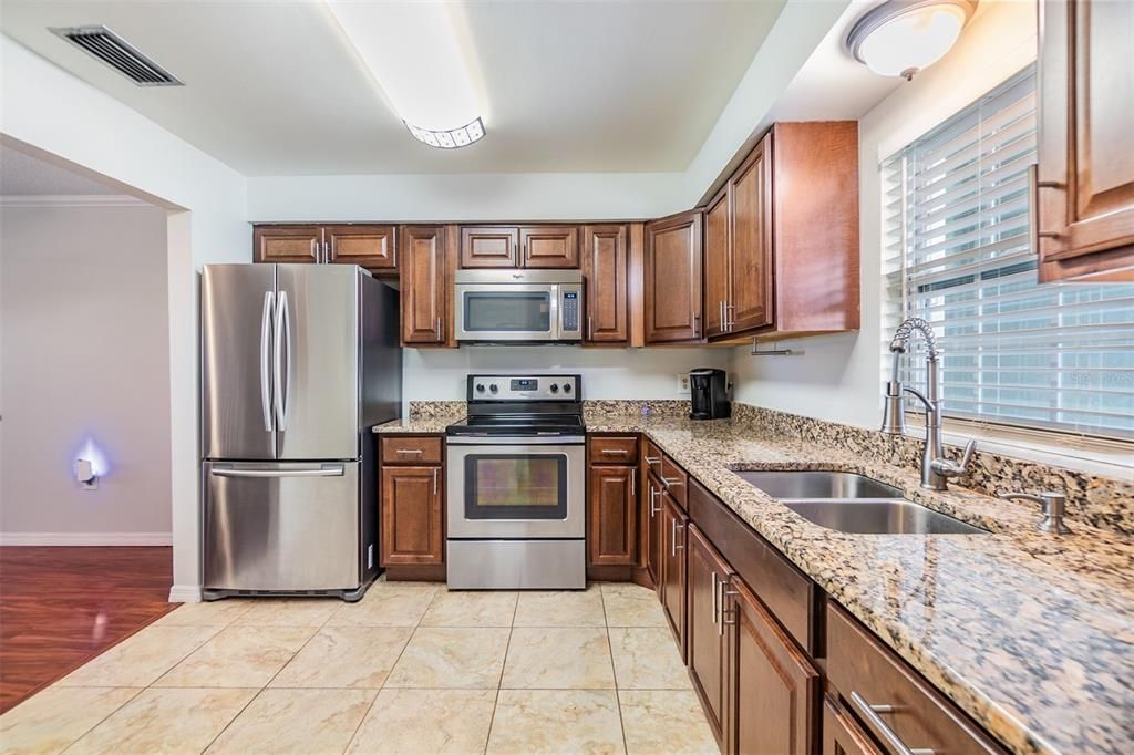 For Rent: $1,950 (2 beds, 2 baths, 1200 Square Feet)