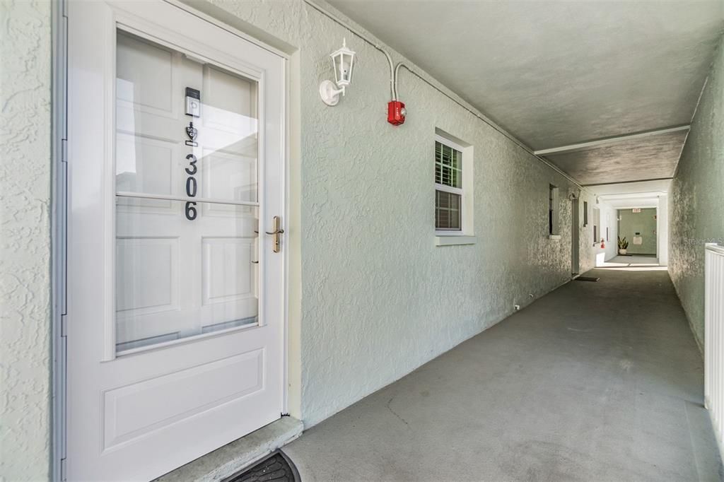 For Rent: $1,950 (2 beds, 2 baths, 1200 Square Feet)