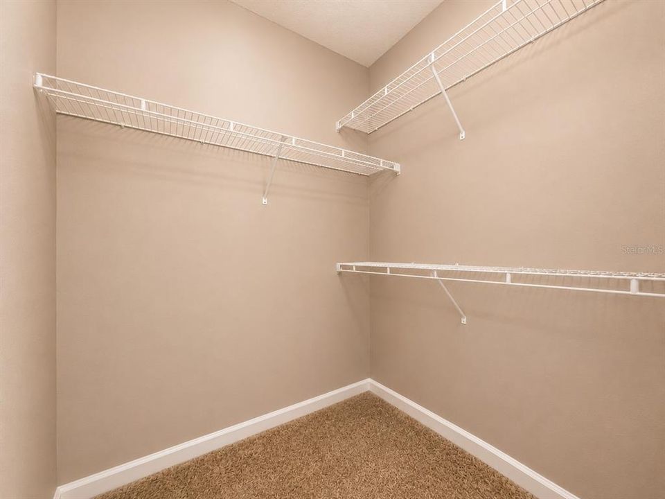 For Sale: $184,900 (1 beds, 1 baths, 732 Square Feet)