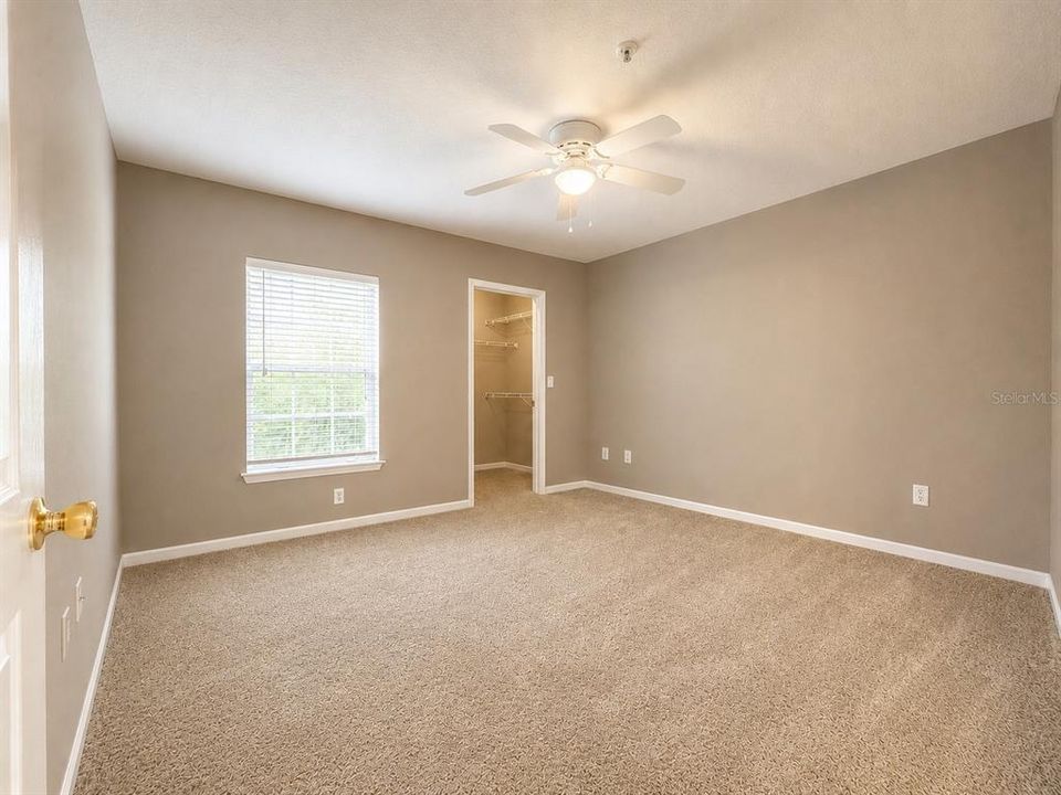 For Sale: $184,900 (1 beds, 1 baths, 732 Square Feet)