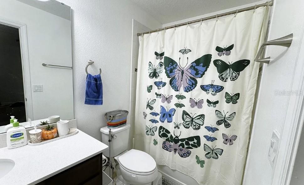 For Rent: $2,600 (3 beds, 2 baths, 1872 Square Feet)