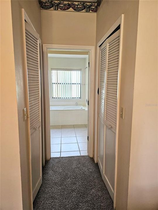 En Venta: $405,000 (4 camas, 2 baños, 1828 Pies cuadrados)