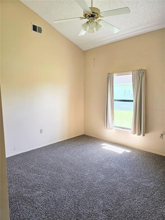 En Venta: $405,000 (4 camas, 2 baños, 1828 Pies cuadrados)