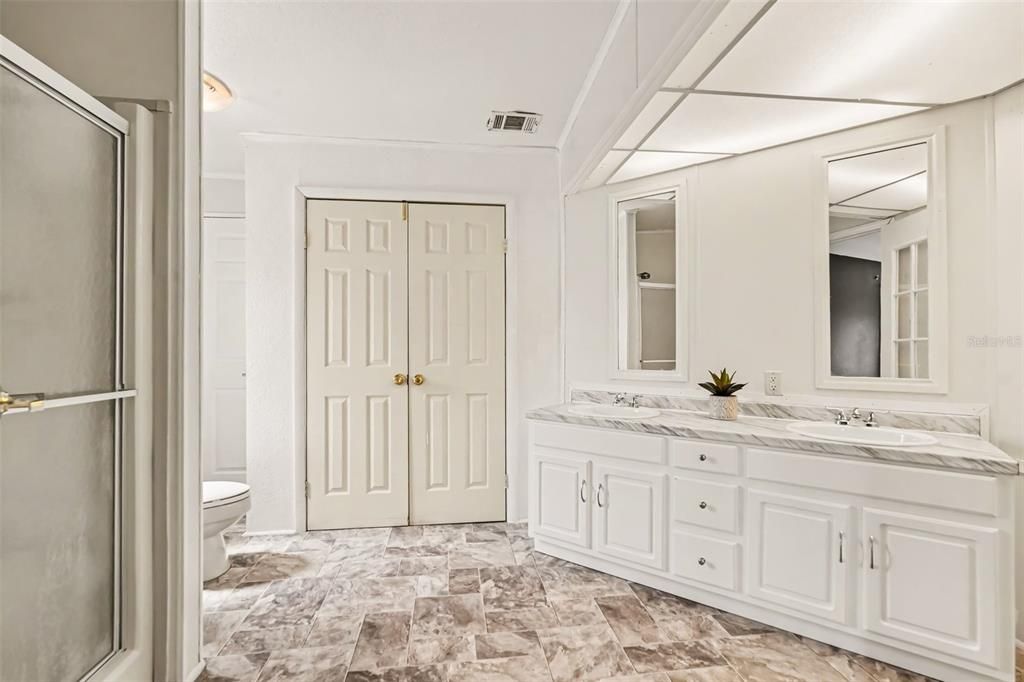 For Sale: $175,000 (2 beds, 2 baths, 1635 Square Feet)