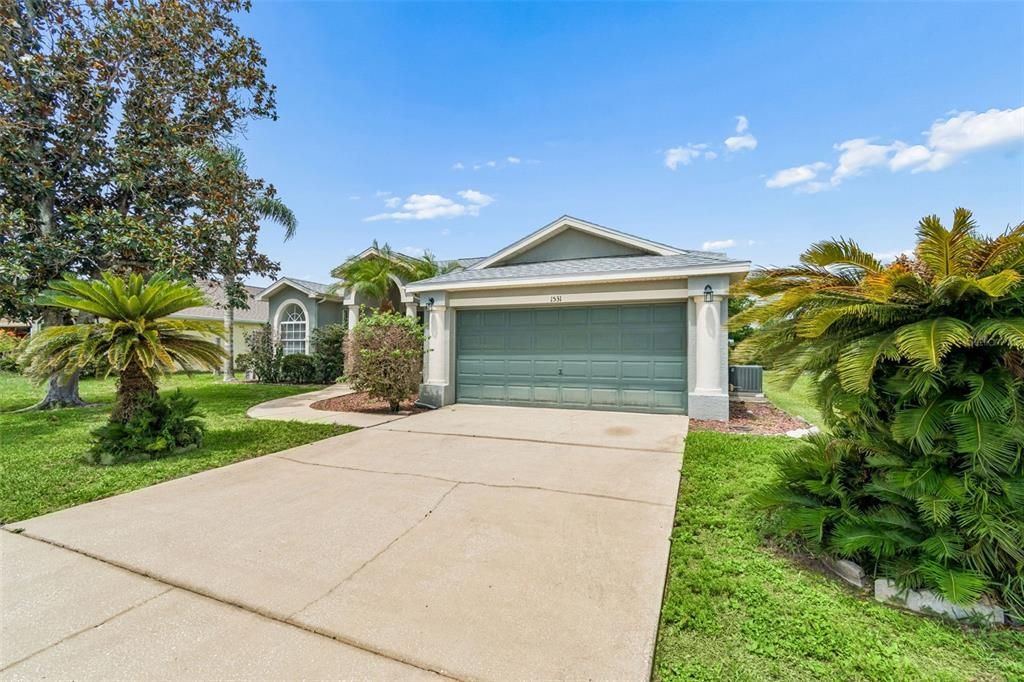 For Sale: $415,000 (3 beds, 2 baths, 1633 Square Feet)