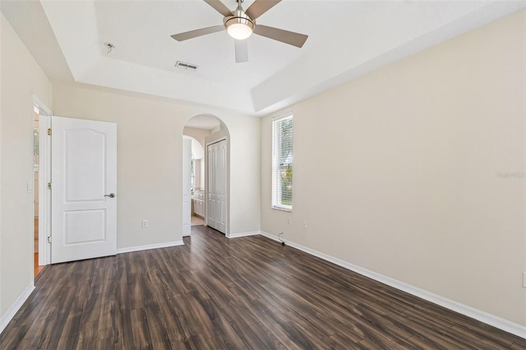 For Sale: $415,000 (3 beds, 2 baths, 1633 Square Feet)