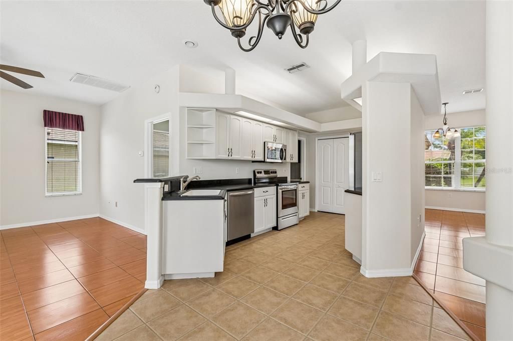 For Sale: $415,000 (3 beds, 2 baths, 1633 Square Feet)