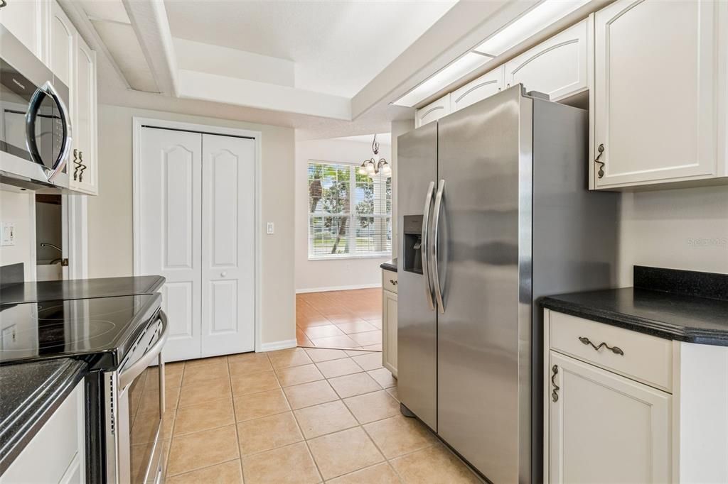 For Sale: $415,000 (3 beds, 2 baths, 1633 Square Feet)