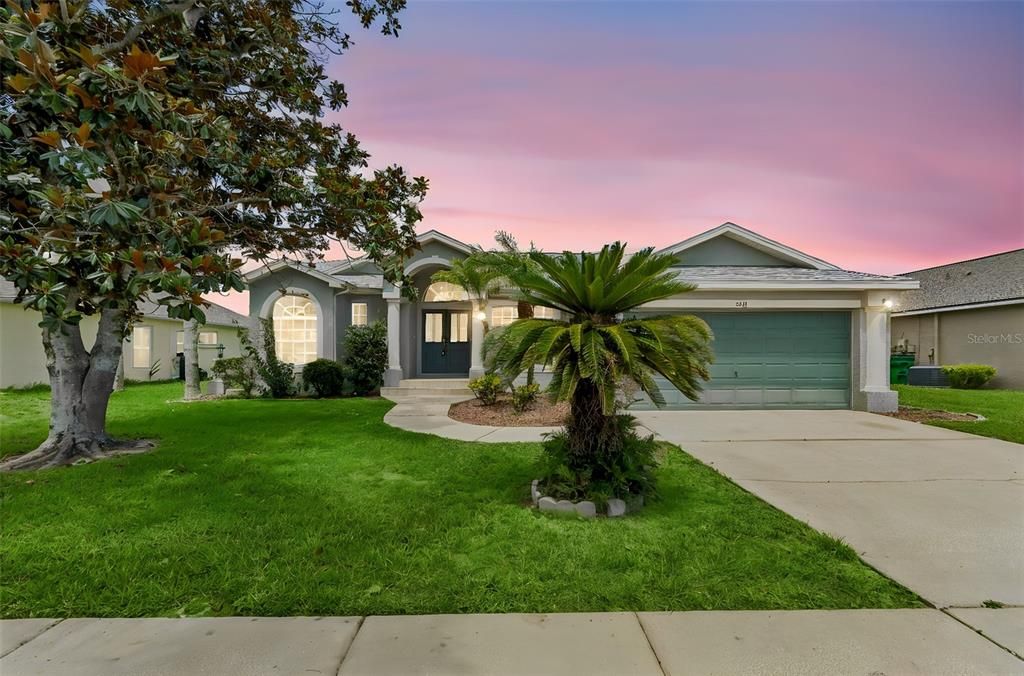 For Sale: $415,000 (3 beds, 2 baths, 1633 Square Feet)