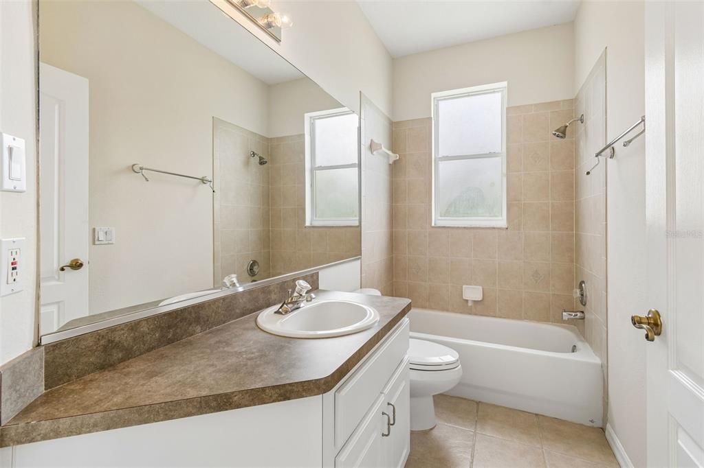 For Sale: $415,000 (3 beds, 2 baths, 1633 Square Feet)