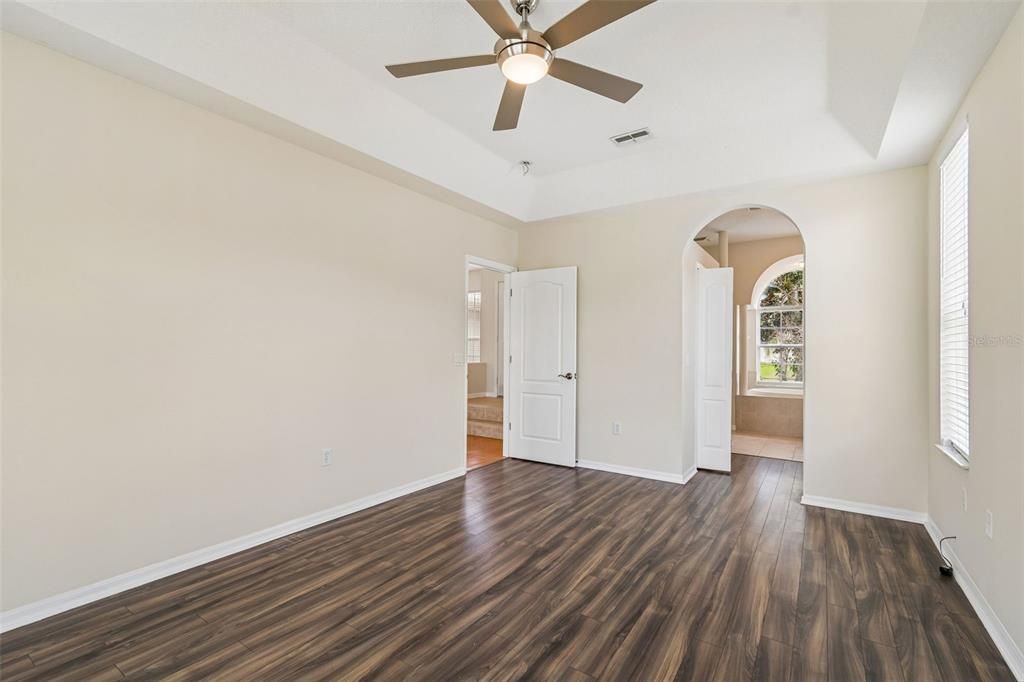 For Sale: $415,000 (3 beds, 2 baths, 1633 Square Feet)