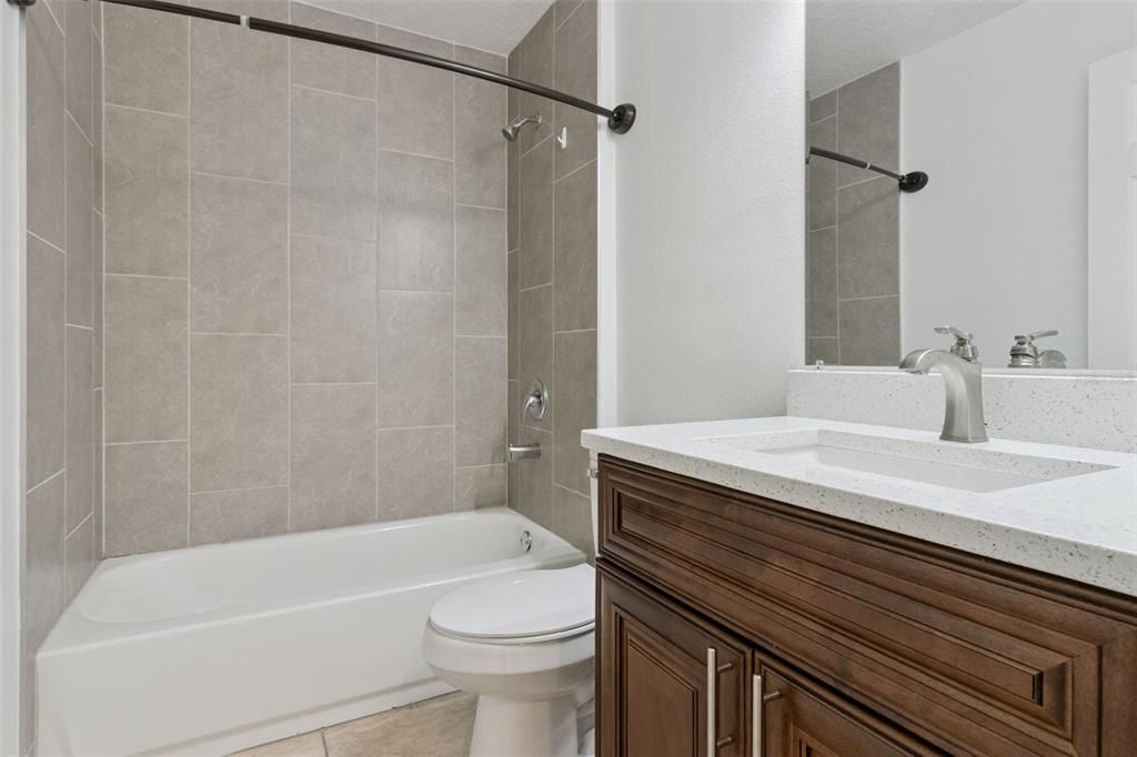 En Venta: $340,000 (3 camas, 2 baños, 1600 Pies cuadrados)