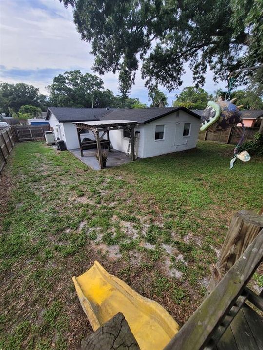For Sale: $352,000 (3 beds, 1 baths, 901 Square Feet)