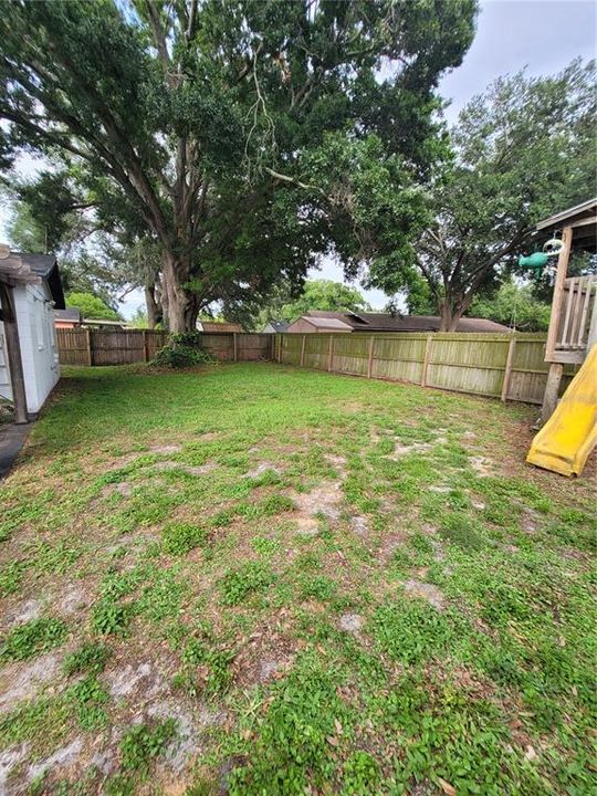 For Sale: $352,000 (3 beds, 1 baths, 901 Square Feet)