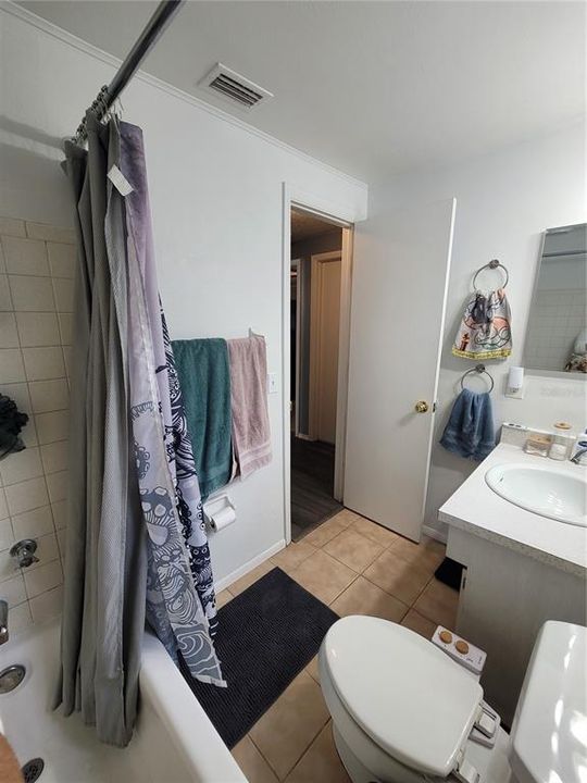 For Sale: $352,000 (3 beds, 1 baths, 901 Square Feet)