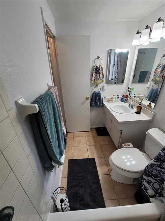 For Sale: $352,000 (3 beds, 1 baths, 901 Square Feet)