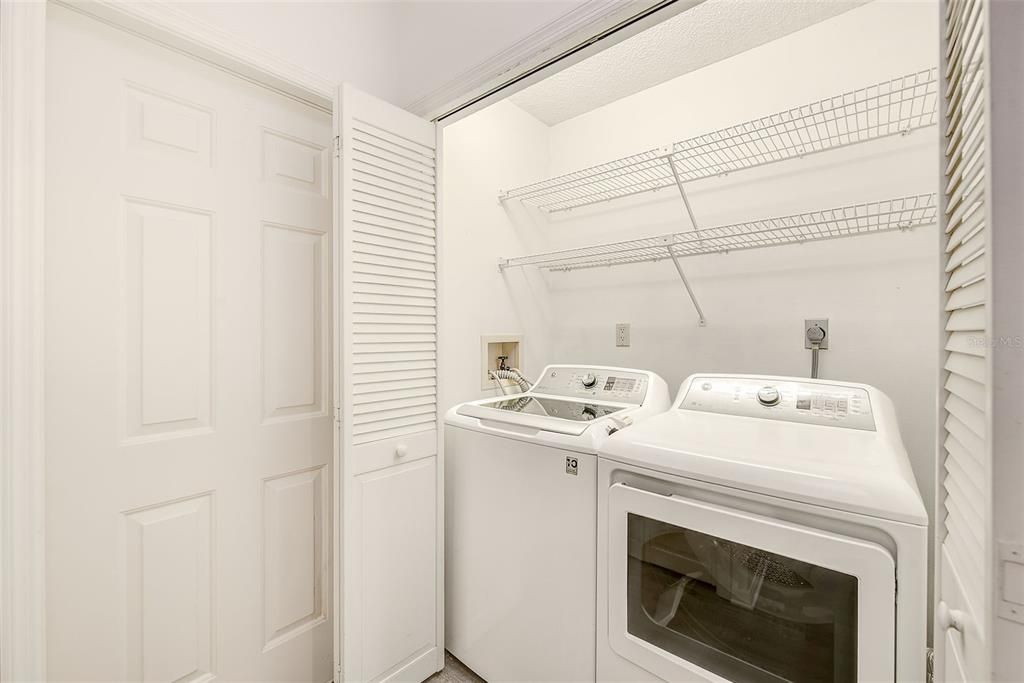 En Venta: $170,000 (2 camas, 2 baños, 907 Pies cuadrados)