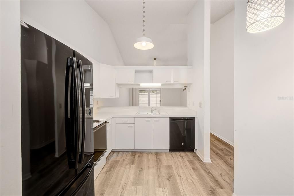 En Venta: $170,000 (2 camas, 2 baños, 907 Pies cuadrados)