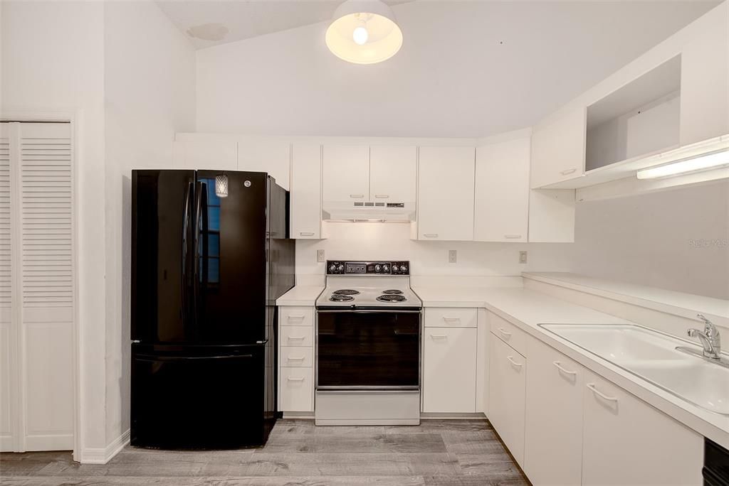 En Venta: $170,000 (2 camas, 2 baños, 907 Pies cuadrados)