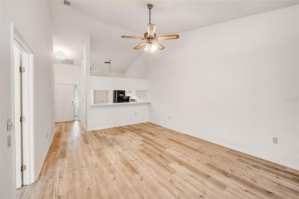 En Venta: $170,000 (2 camas, 2 baños, 907 Pies cuadrados)