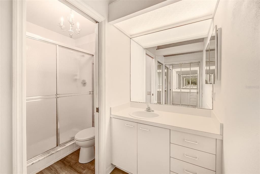En Venta: $170,000 (2 camas, 2 baños, 907 Pies cuadrados)