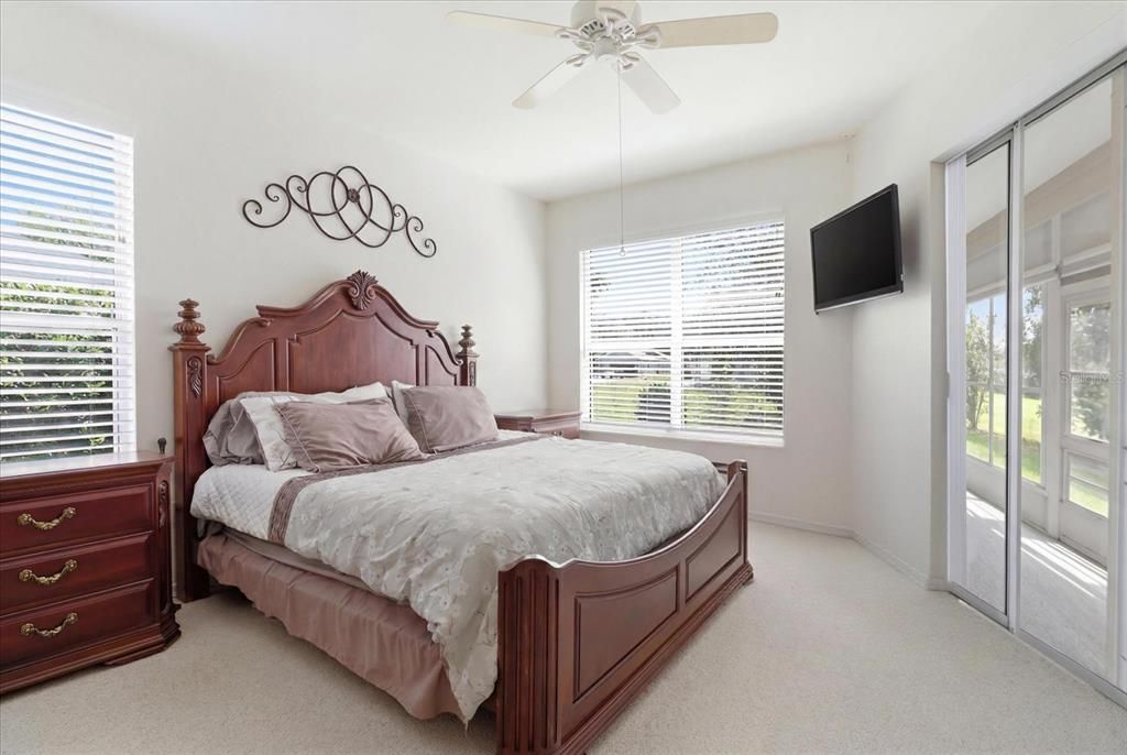 For Sale: $319,900 (2 beds, 2 baths, 1668 Square Feet)