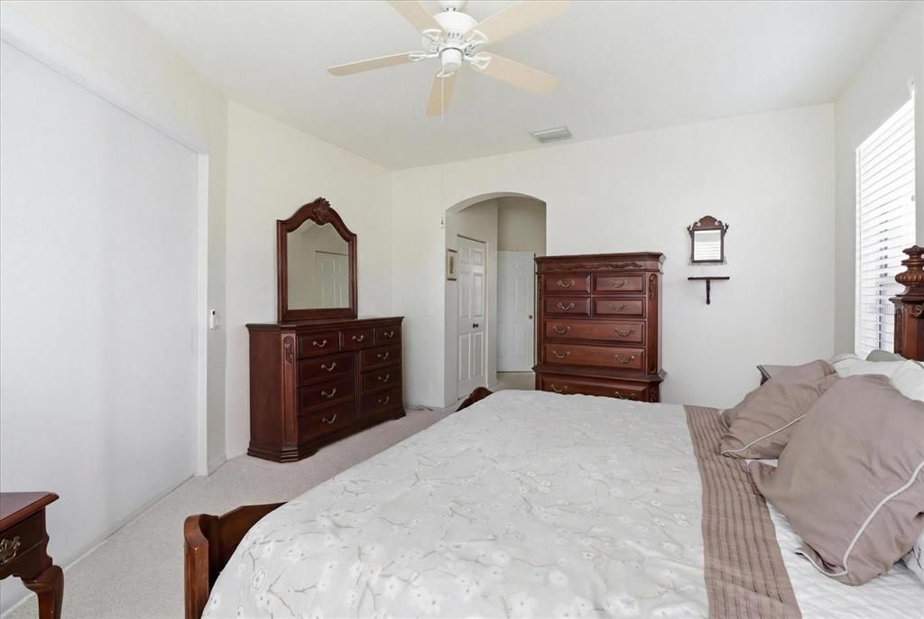 For Sale: $319,900 (2 beds, 2 baths, 1668 Square Feet)
