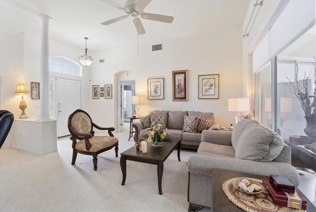 For Sale: $319,900 (2 beds, 2 baths, 1668 Square Feet)