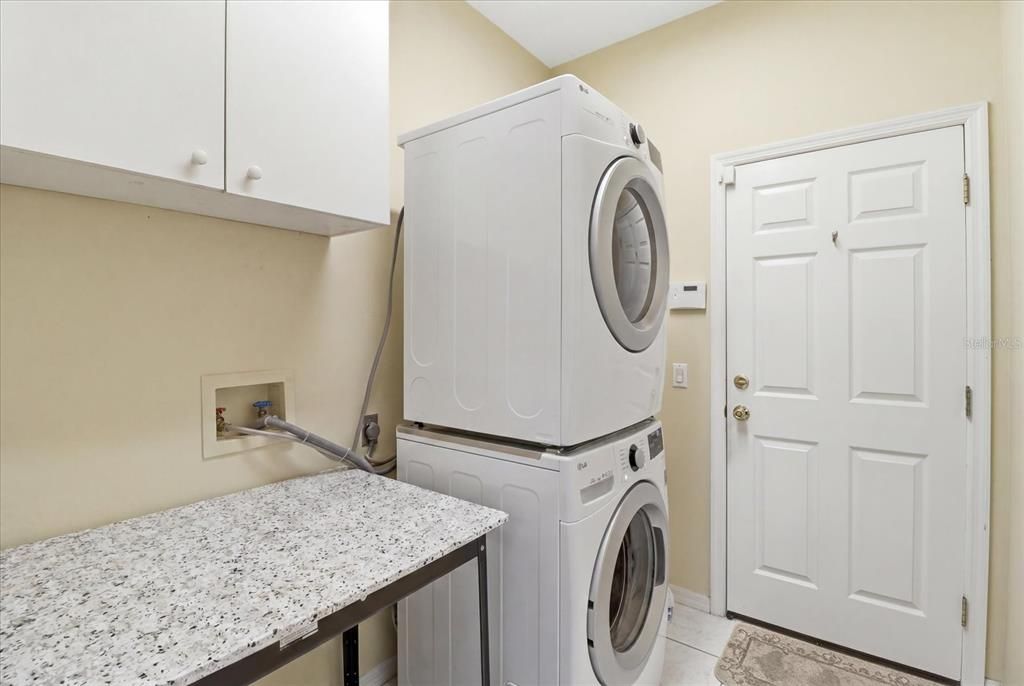 For Sale: $319,900 (2 beds, 2 baths, 1668 Square Feet)