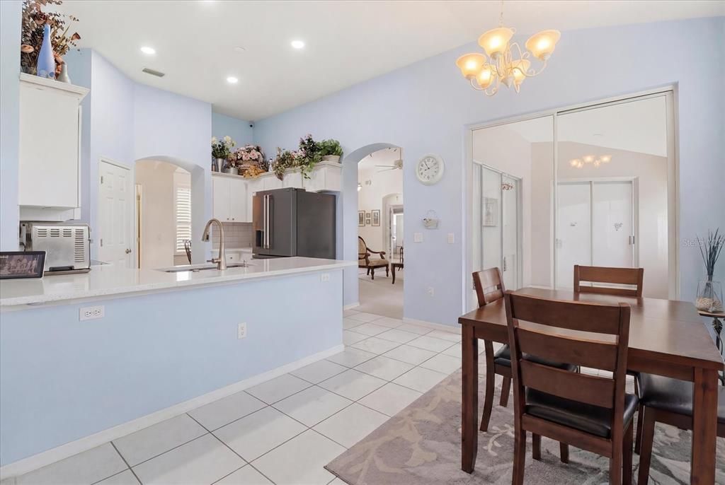 For Sale: $319,900 (2 beds, 2 baths, 1668 Square Feet)