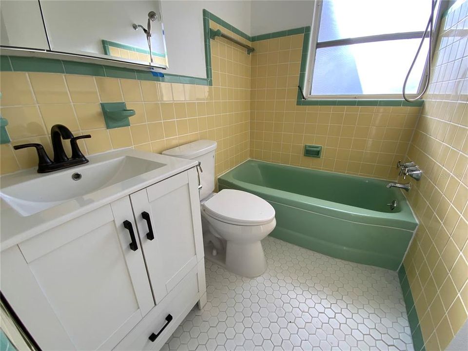 En Venta: $353,000 (2 camas, 1 baños, 920 Pies cuadrados)