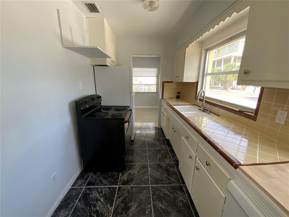 En Venta: $353,000 (2 camas, 1 baños, 920 Pies cuadrados)
