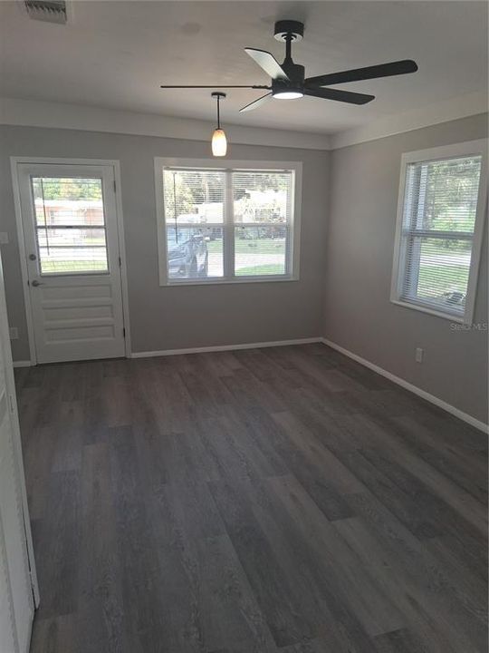 For Sale: $329,900 (3 beds, 1 baths, 1218 Square Feet)