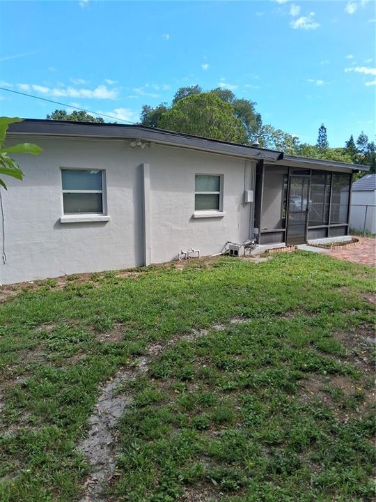For Sale: $329,900 (3 beds, 1 baths, 1218 Square Feet)