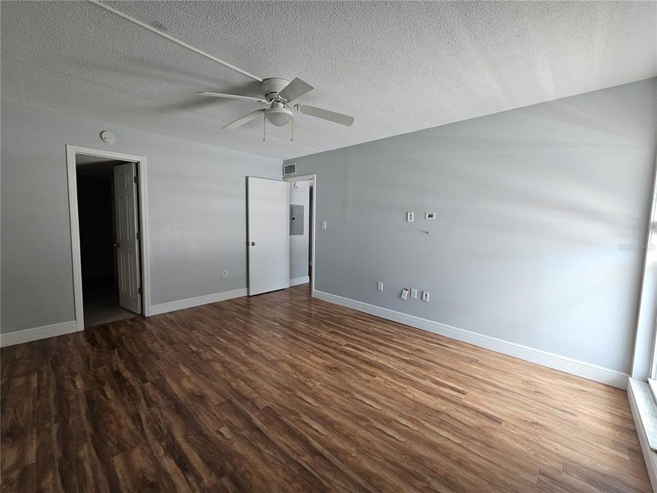 For Sale: $202,000 (2 beds, 2 baths, 1185 Square Feet)
