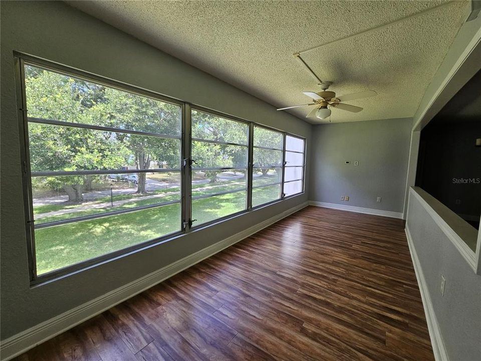 For Sale: $202,000 (2 beds, 2 baths, 1185 Square Feet)