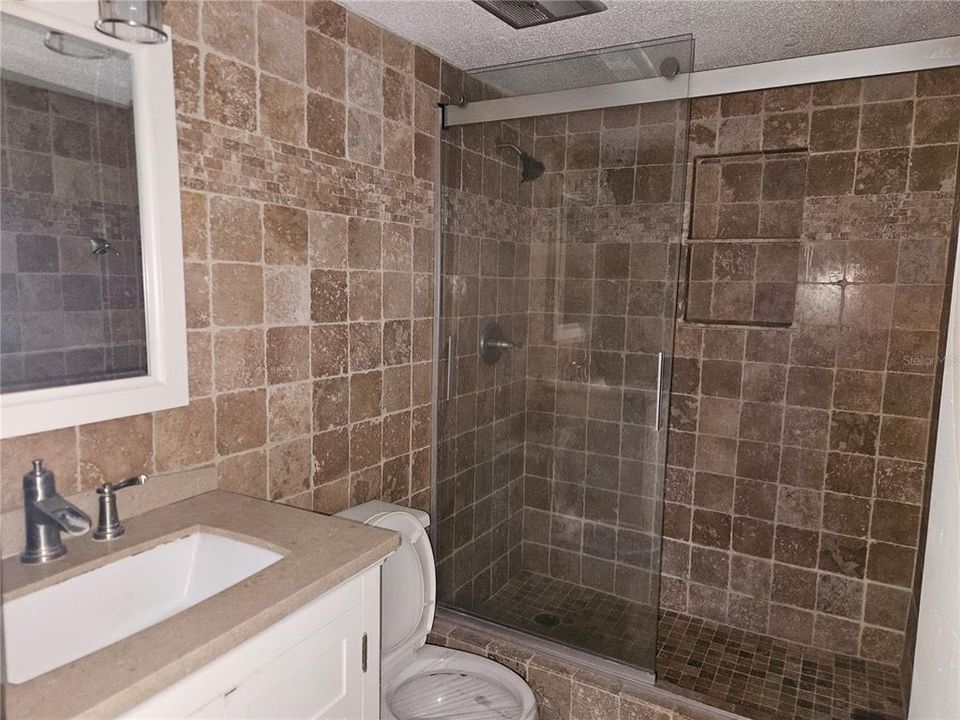 For Sale: $202,000 (2 beds, 2 baths, 1185 Square Feet)