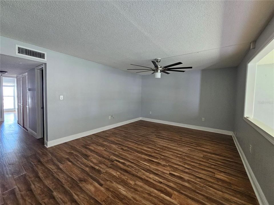 For Sale: $202,000 (2 beds, 2 baths, 1185 Square Feet)