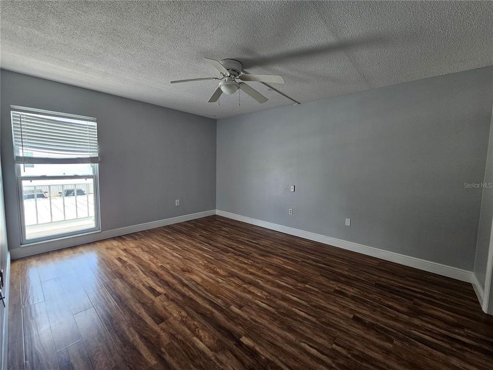 For Sale: $202,000 (2 beds, 2 baths, 1185 Square Feet)
