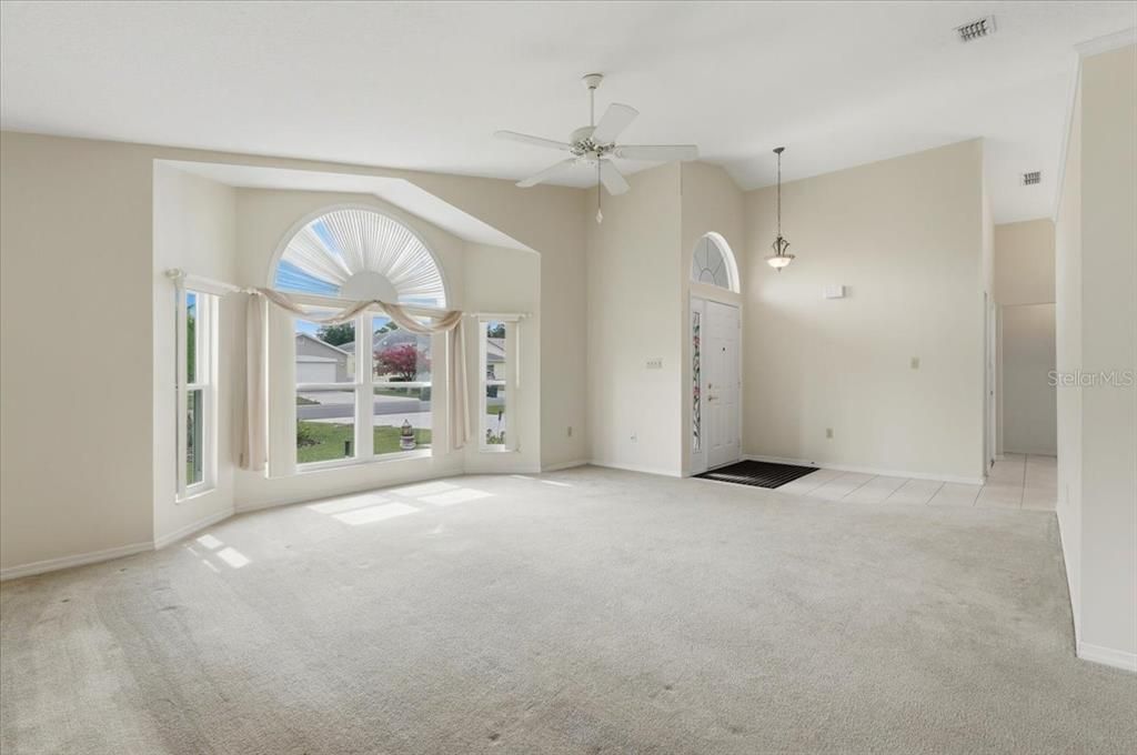 For Rent: $2,000 (2 beds, 2 baths, 1372 Square Feet)