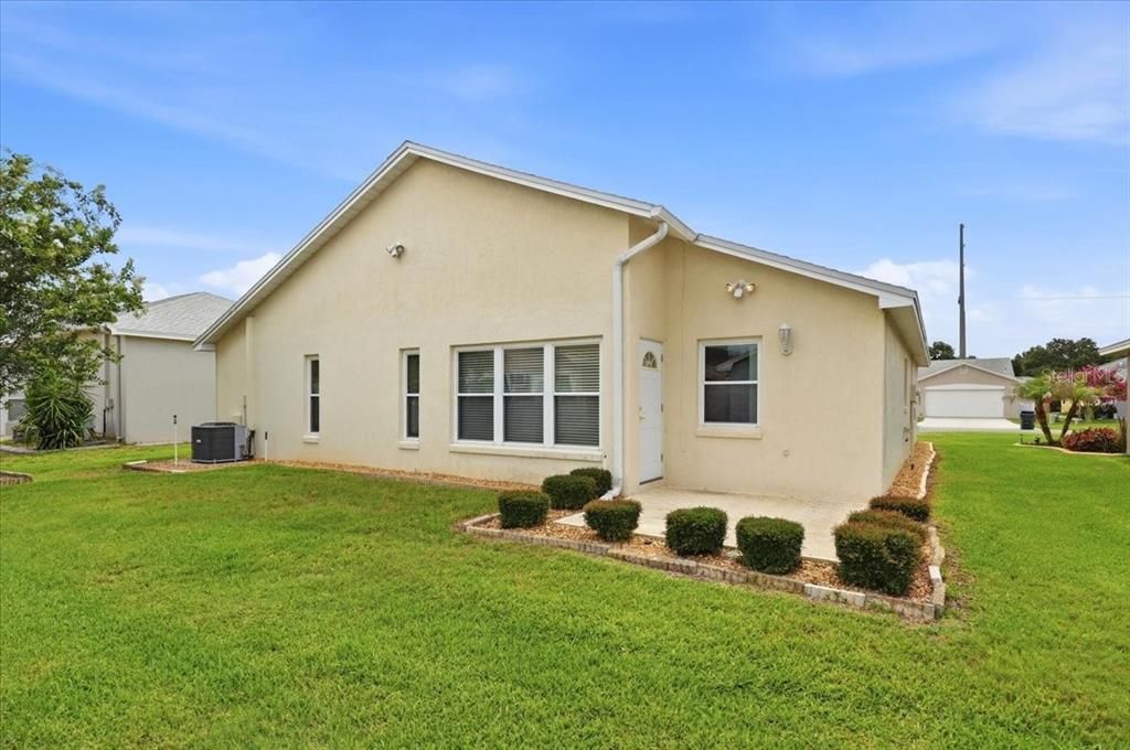 For Rent: $2,000 (2 beds, 2 baths, 1372 Square Feet)